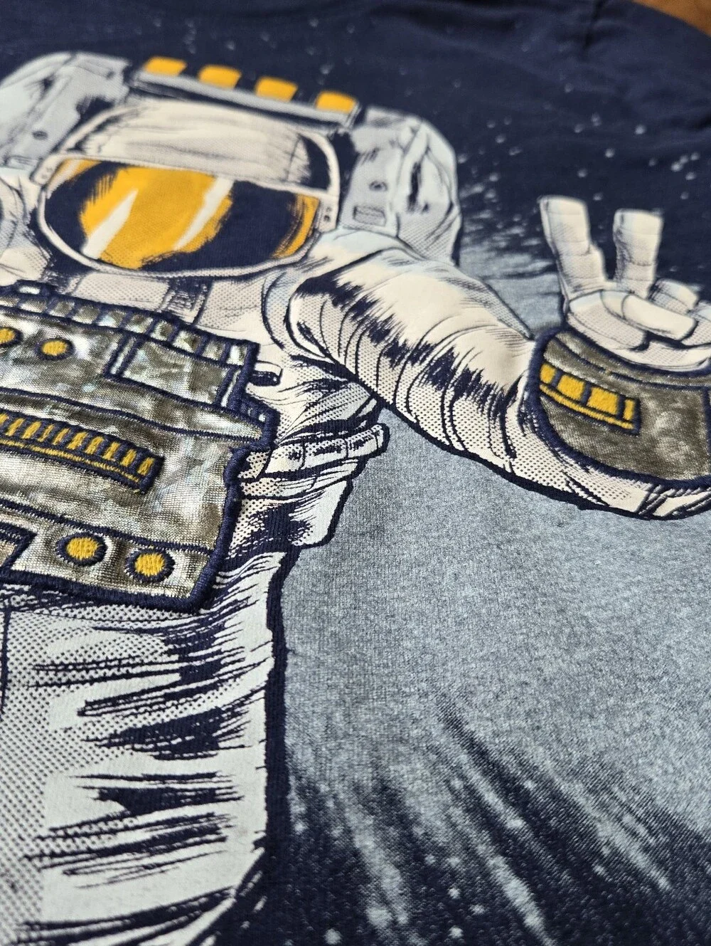 Carter's Astronaut & Shark graphic tee set of 2 little boy size 7 GUC